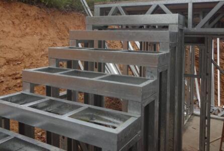 轻钢别墅楼梯怎么做轻钢结构房屋施工过程3